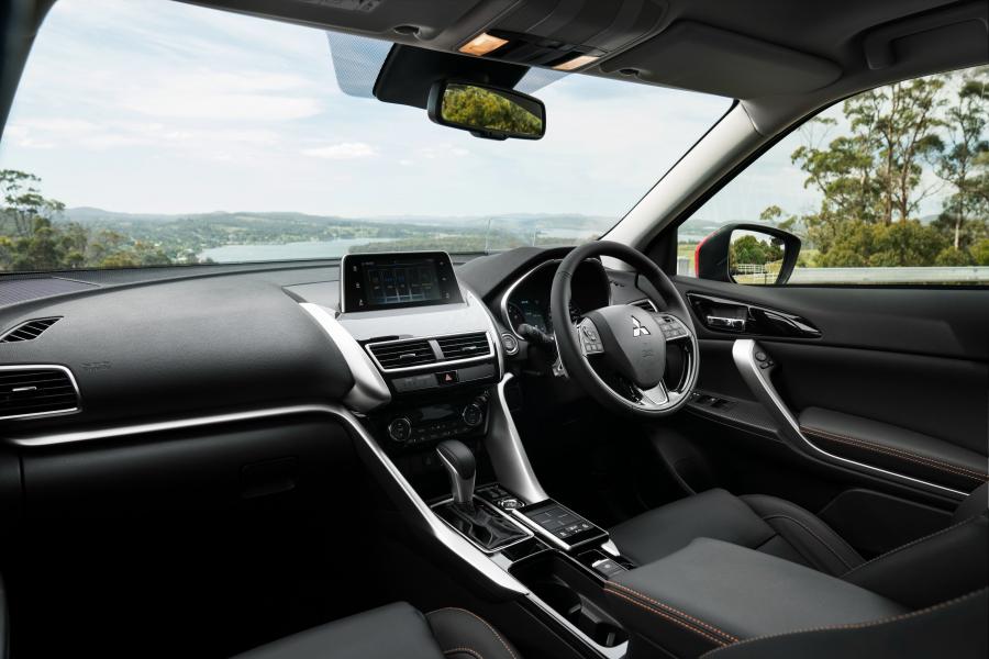 Торпедо Mitsubishi Eclipse Cross Exceed 2018 года  (AU) (фото 9 из 17)